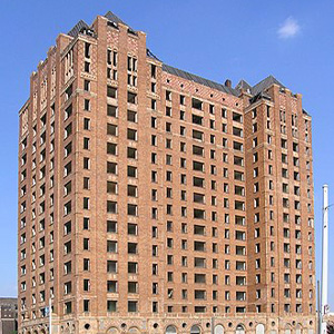 Lee Plaza