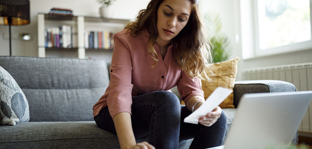 <p>Practical Steps to Make Saving Money Easier</p>

